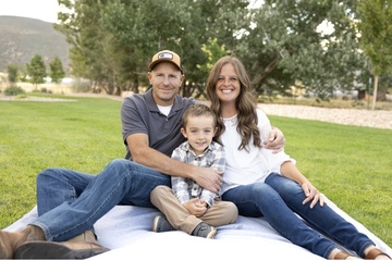 Tom and Chelsy H. adoption profile photo